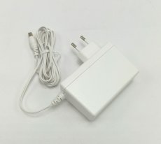 Napájací zdroj do zásuvky 12V 2,5A